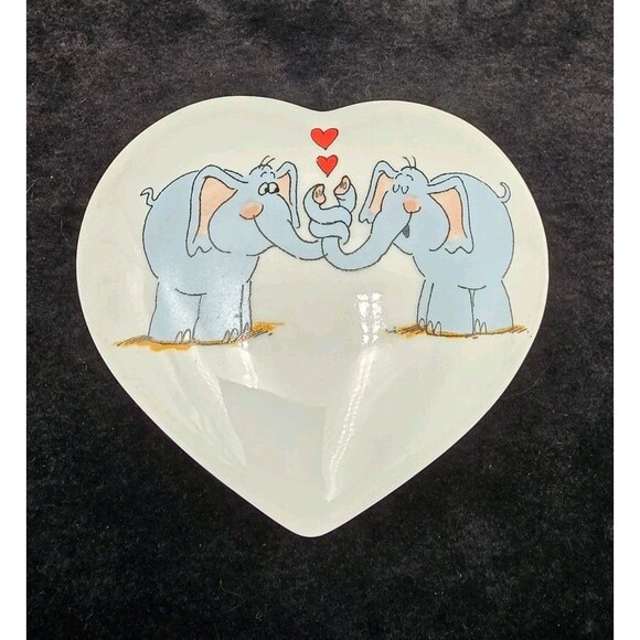 Heart Shaped Lidded Trinket Box Elephant Couple Love Vagabond Creations Papel - Picture 1 of 7